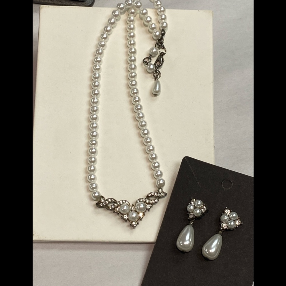 Vintage Perl and Rhinestone Necklace and Earring Set